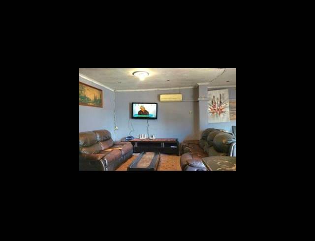 3 BEDROOM HOUSE FOR SALE IN JOE SLOVO PARK